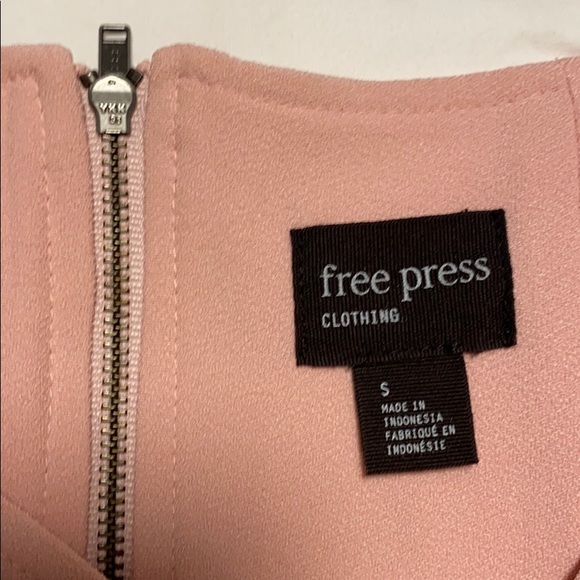 Free press pink top, puffer sleeves - Picture 2 of 5